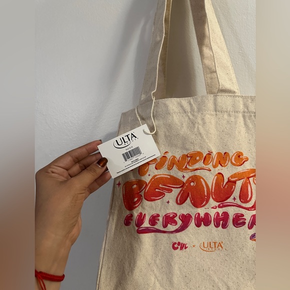 🛍️NWT ULTA tote “Finding Beauty Everywhere” - Picture 5 of 7